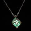 Accesorios sencillos luminosos europeos y americanos, una variedad de collares huecos luminosos de moda popular de Joker, joyería de Halloween para mujer