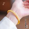 Pulseira com Fivela Meio Cheia de Diamantes Ouro Brilhante 24K Estilo Igual da Loja Puzuo Gold, Pulseira Reta Brilhante de Mosquitinho, Luxo Acessível e Sensação de Alto Padrão para Mulheres