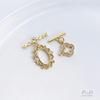 Oro amarillo claro de oro de 14 quilates micro-incrustado de circonita hebilla OT trébol de cuatro hojas pulsera collar de perlas hebilla de conexión de acabado accesorios diy