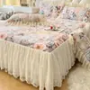 Saia de Cama Acolchoada Estilo Coreano Peça Única Escovada Estampada Espessada Cobertura de Cama Conjunto de Três Peças Cobertura de Proteção contra Poeira para Colchão Todas as Estações Universal