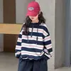 Conjunto de Dos Piezas Estilo Nuevo para Niñas Grandes, Primavera y Otoño 2025, Sudadera de Algodón Rayada Elegante para Niños