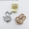 Desarrollo de Joyería Diamante Completo Boutique Accesorios Personalizados Producción Hebilla Colgante Versión Coreana Personalizado Dibujos Animados Cisne Llavero