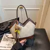 Bolsa de Grande Capacidade 2025 Nova Moda Retrô Ombro Único para o Dia a Dia Feminina Bolsa Saco de Alta Qualidade Casual Versátil