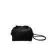 Nova Bolsa de Couro de Vaca 2025 Bolsa Quadrada Pequena Tecida Feminina Moda Casual Mais Fácil de Combinar Couro Macio Bolsa de Ombro Transversal Feminina