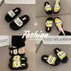 Pantuflas Versátiles de Suela Gruesa para Verano, Estilo Nuevo para Estudiantes Mujeres, Cómodos Zapatos Casuales sin Cordones con Suelas Suaves para Uso en Exteriores, Diseño Simple 2026
