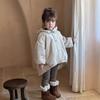 Chaqueta Acolchada de Algodón para Niñas con Parte Delantera Corta y Espalda Larga, Abrigo Grueso con Capucha, Nuevo Estilo Invierno 2026, Suministro de Comercio Exterior, Venta al por Mayor de Ropa Infantil
