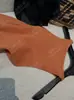 Recomendación PrincipalTop de Tirantes de Punto Acanalado Cortado y Bordado Hilo de Mecha de Alta torsión Nueva Colección Primavera/Verano Yuran 26