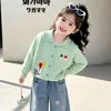 Abrigo-suéter para niñas, colección de otoño, top de punto elegante para bebés, nuevo diseño 2026, top bonito y versátil para niños en primavera y otoño