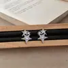 Brinco de Clipe para Orelha Minimalista Fashion Estrela de Zircônia, Estilo Único e Cool, Ear Cuff Sem Furo, Brincos Leves de Luxo High-End