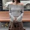 Camiseta feminina SYMOCOLO listrada de manga longa em Lyocell, um top justo, que valoriza a silhueta, com ombro a ombro, estilo coreano