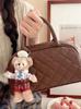 Bolso de Mano Estilo Universitario Otoño e Invierno para Mujer 2025 Nuevo Estilo Pequeño Estilo Chanel Bordado Patrón de Diamantes Pequeño Bolso de Mano Tipo Bowling