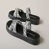 Sandalias Florales Gruesas de Moda para Mujer, Estilo Callejero, Modelo Nuevo Verano 2026, Sandalias Planas sin Cierre para Mujeres Menudas, en Stock