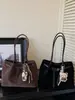Bolso de Hombro Grande de Gamuza Transfronterizo 2026 Nuevo Bolso de Mano para Mujer para el Trabajo Moda de Gama Alta Bolso de Hombro Único