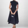 Colección de verano 2026 para mujer, transfronteriza europea y americana: vestido elegante, liso, de cuello asimétrico, plisado, ajustado, sin mangas