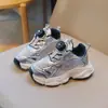 Zapatos Deportivos Transpirables para Niños 2026 Nuevos de Primavera y Verano para Niñas con Hebilla Giratoria Zapatos de Papá para Niños Malla Cómodos Zapatos para Correr