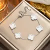 Pulsera de trébol de cuatro hojas de acero de titanio que no se desvanece con diamantes, pulsera de dijes de moda de oro rosa de 18 quilates, pulsera de cinco flores estilo europeo y americano