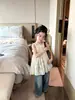 Vestido com Suspensório de Verão Novo Estilo para Bebê Conjunto de Duas Peças Calça Jeans Wide-Leg Infantil Roupa Doce Tendência para Meninas