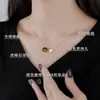 Collar con Colgante de Piedra Ojo de Tigre Estilo Melard Transfronterizo para Mujer, Accesorios de Alta Gama, Lujo Ligero, Nicho, Cadena Versátil para Suéter