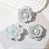 Broche de Camelia con Diamantes de Colores de Flor de Cinco Pétalos Estilo Coreano Sencillo de Gama Alta Pin para Broche de Abrigo Suéter para Mujeres
