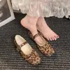 Sapatilhas Femininas Quadradas Estilo Retrô 2026 Primavera/Verão Nova Moda Versátil Estilo Francês Sapatos Mary Jane para Combinar com Saias