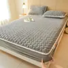 Funda de Sábana de Terciopelo de Leche Engrosada Clase A Pieza Única Cubierta de Cama Acolchada de Invierno Juego de Sábanas Protector de Colchón Nuevo Estilo 2025