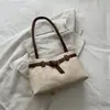 Bolsa feminina transfronteiriça 2026 nova moda cor sólida bloqueio de cores vintage versátil grande capacidade bolsa de mão tote bolsa de ombro