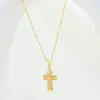 Accesorios de Collar con Colgante de Cruz de Acero de Titanio y Circonita Europeos y Americanos para Mujer, Lujo Ligero, Acero Inoxidable de Alta Gama, Cadena para Clavícula que No se Desvanece