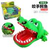 Brinquedo de Pegadinha Crocodilo Mordedor de Dedo Infantil Transfronteiriço com Som e Luz, Gadget Divertido de Tubarão, Brinquedo para Alívio de Estresse, Venda por Atacado de Vendedores Ambulantes