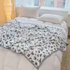 Manta Manta de Coral Fleece Oficina Invierno Leche Fleece Engrosada Siesta Aire Acondicionado Cubierta Manta Manta de Sofá Todas las Estaciones Universal