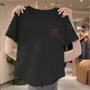Camiseta Curta Irregular Plus Size para Mulheres, Top de Verão Slim-Fit para Curvas, Esconde e Valoriza, Estilo Curto, Camiseta Básica com Base de Ombro Normal