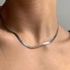 Collar de acero de titanio de doble capa con personalidad europea y americana, combina con todo, cadena de serpiente para mujer, cadena de clavícula, cadena de cuchillas