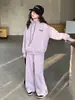 Conjunto Casual Esportivo Novo para Meninas Primavera e Outono Bordado com Letras Calças de Pernas Largas Conjunto de Duas Peças Para Crianças de Meia-Idade e Mais Velhas Roupa da Moda para Outono