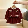 Conjunto de suéter para niña, nuevo estilo otoño/invierno, con diseño de doble botonadura con bolsillos, vestido de punto, moderno vestido de princesa estilo coreano para bebés