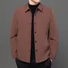 Jaqueta de Penas de Pato Masculina Nova Moda Casual Business Outono e Inverno 2025 Gola Lapela Leve para Homens Jovens e de Meia-Idade