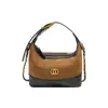 Pequena bolsa de retalhos fosca estilo Chanel, apresentando um padrão de losangos com estampa de leopardo na cor Maillard, uma corrente sofisticada e um design mini de ombro/transversal.