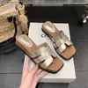 Chinelos Tanga Casuais da Moda Femininos 2026 Verão Novo Sandálias Plataforma de Solado Grosso Estampa de Leopardo Bico Aberto Sapatos de Praia