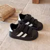 Tênis de Skate Infantil Sapatos Brancos Meninos Meninas Sapatos Casuais Velcro Solado Macio Antiderrapante Tênis Esportivo Estilo Primavera Outono Biqueira Shell