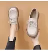 Mocassins Femininos 2026 Outono Novo Versátil Sola Macia Sapatos Individuais Femininos Planos Com Cadarço Antiderrapante Estilo Britânico Sapatos Pequenos de Couro Femininos