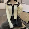 Suéter de tricô fofo com blocos de cor e gola para mulheres, design outono e inverno, zíper duplo, estilo curto, caimento justo, top de camada interna