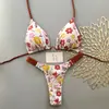 2026 Novo Biquíni Estampado Estilo Europeu e Americano Conjunto de Duas Peças Sexy Triângulo Push-Up Sem Fio Roupa de Banho para Férias