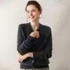 Cardigan de Malha Trançada com Gola Peter Pan em Cashmere Feminino Outono/Inverno 2025 Espesso Simples Versátil Peça de Tricô Suéter de Malha Trançada