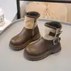 Botas Infantis Super Macias 2026 Outono/Inverno Botas de Couro para Meninas Estilo Princesa Botas Martin com Fivela Forradas de Lã Botas de Cano Curto para Meninos