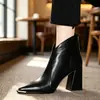 Botines de otoño e invierno para mujer con punta fina, tacón grueso, cierre trasero, caña corta y un diseño elegante y estilizado que es versátil para el trabajo y el uso diario.