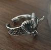Anillo de cabeza de oveja retro europeo y americano moderno para hombre, diseño de nicho, anillo para dedo índice hip hop oscuro abierto, joyería animal dominante