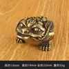 Nuevo sapo dorado de tres patas de cobre y latón, pequeño adorno para el hogar, oficina, texto retro, pieza de mano de juego, pequeño cobre al por mayor