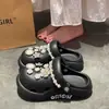 Se ven geniales en las fotos~ Sandalias cerradas de EVA de alta gama y versátiles para el verano, con suelas gruesas y que aumentan la altura, pantuflas populares y cómodas para mujer