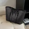 Bolso Tote para Mujer 2026 Estilo Nuevo Gran Capacidad Bolso de Hombro Otoño e Invierno Moda Bolso de Hombro de Gama Alta