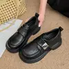 Zapatos de Lona Estilo Británico con Suela Gruesa para Mujer 2026 Verano Estilo Coreano Nuevos con Hebilla Metálica Velcro Punta Redonda Zapatos Pequeños de Cuero