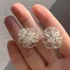 Aretes de Camelia con Volantes para Mujer, Diseño de Nicho, Sencillos Elegantes, Versátiles, Lujo Accesible, Gama Alta, Pendientes y Aretes Únicos