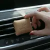 Ambientador de Coche de Lujo Imitación Piel de Cordero con Clip para Rejilla de Aire Acondicionado, Pasta de Fragancia Premium Recargable para Salida de Aire Acondicionado